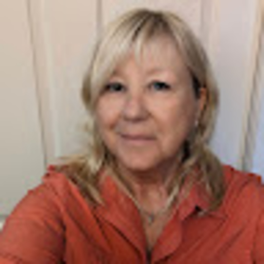 Meet your Posher, Julie